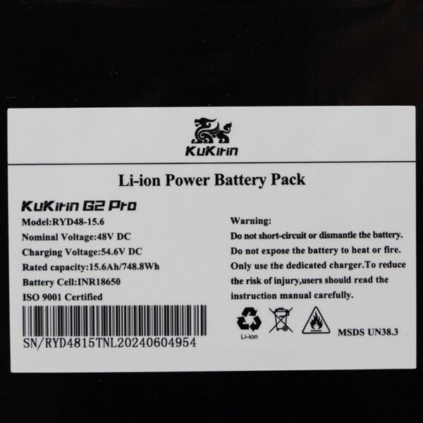 Étiquette de la batterie Kukirin G2 Pro 2024 : 48 V nominal, charge 54,6 V, 15,6 Ah et 748,8 Wh, cellules INR18650