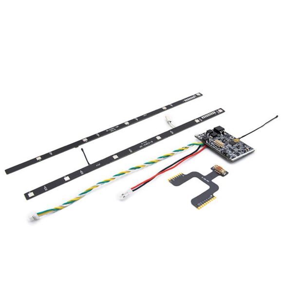 Ensemble du kit BMS Xiaomi M365 vu de trois quarts, barrettes déployées à côté de la carte Ensemble du kit BMS Xiaomi M365 vu de trois quarts, barrettes déployées à côté de la carte