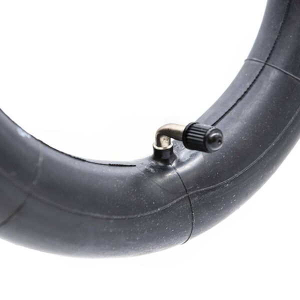 Chambre à air 8,5 × 2 vue de trois quarts, base de valve renforcée Chambre à air 8,5 × 2 vue de trois quarts, base de valve renforcée