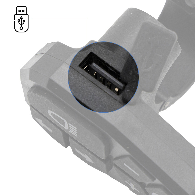 Prise USB intégrée sur le flanc du commodo Ecoxtrem M41 Tank