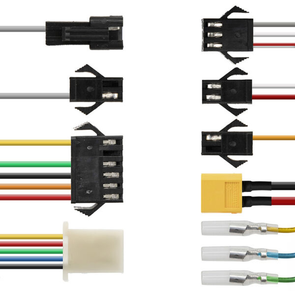 Détail des connecteurs du faisceau : boîtiers SM, prise XT60 et cosses isolées