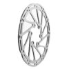 Disque de frein 140 mm de trois quarts Disque de frein 140 mm en acier vu de trois quarts, ajours de ventilation visibles