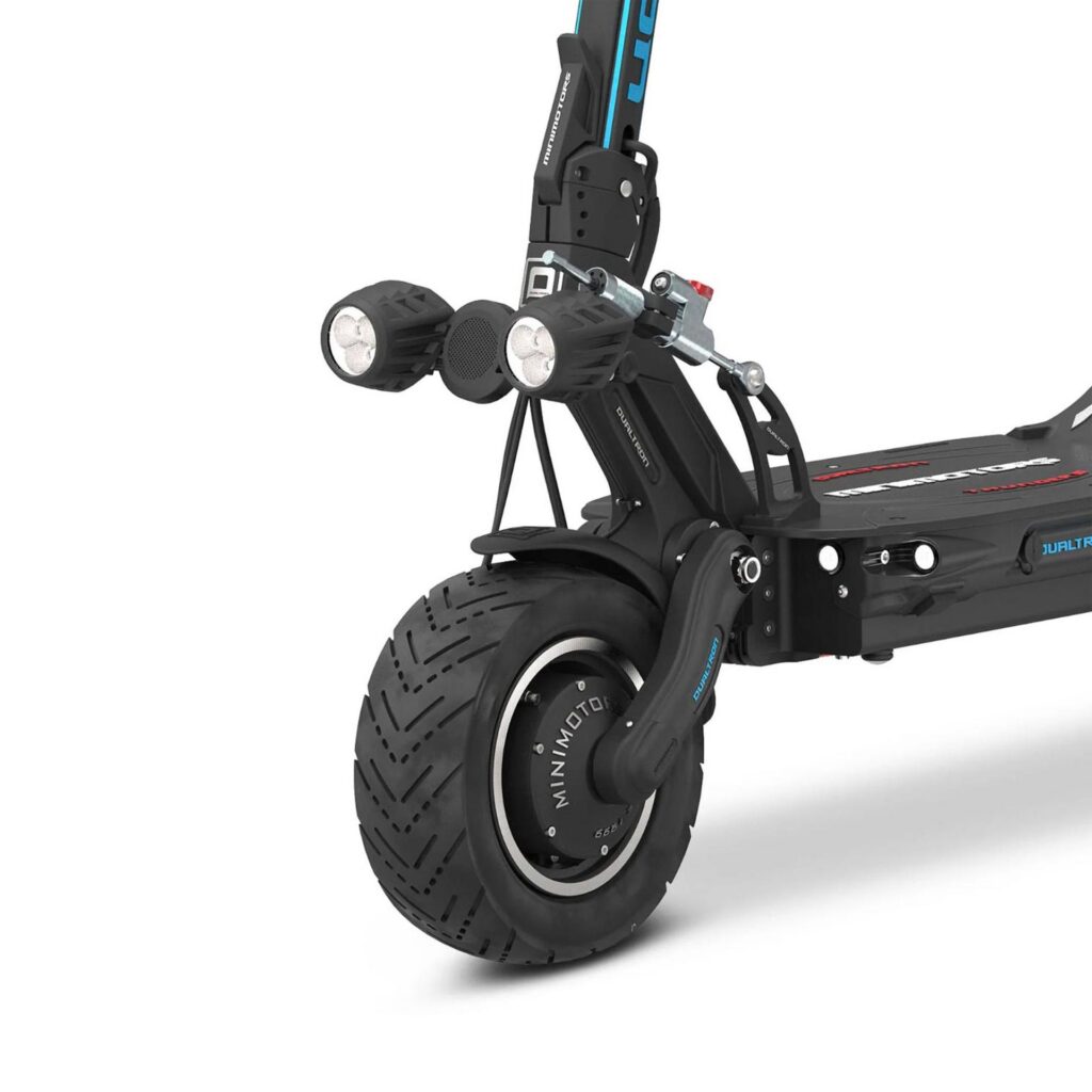 Avant de la Dualtron Thunder 3 : double phare à LED, klaxon et roue de 11 pouces
