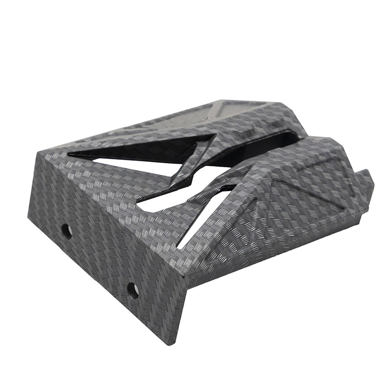 Garniture arrière gauche Ecoxtrem M41 Tank de trois quarts : profil en coin biseauté, aspect carbone