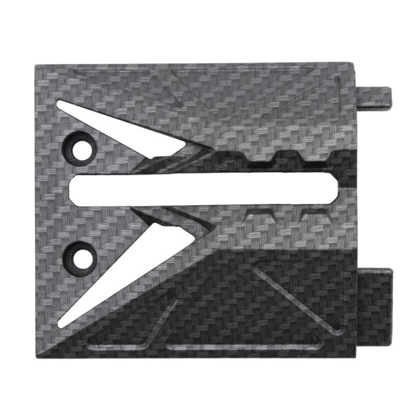 Garniture avant gauche Ecoxtrem M41 Tank de face : motif de flèches ajourées et deux perçages ronds Garniture avant gauche Ecoxtrem M41 Tank de face : motif de flèches ajourées et deux perçages ronds