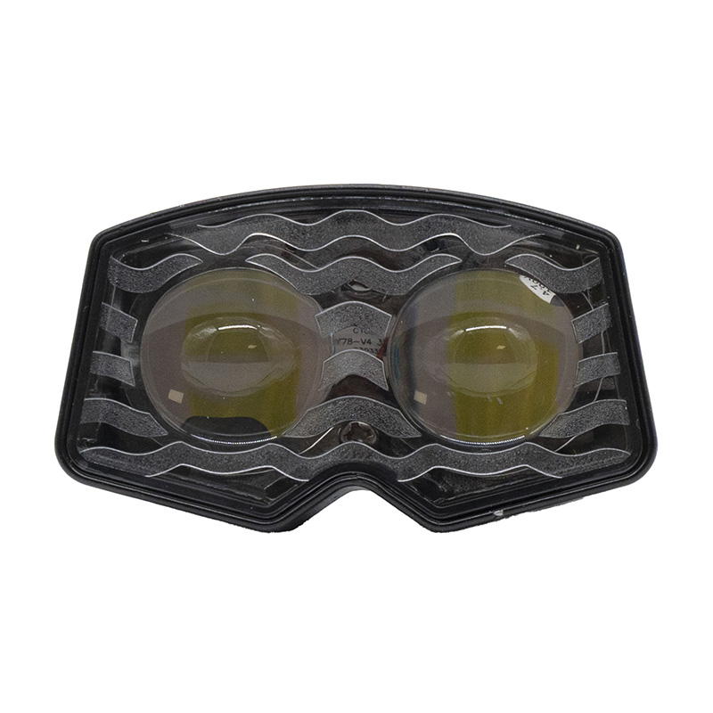 Façade du phare avant Ecoxtrem M41 Tank : les deux optiques derrière leur grille