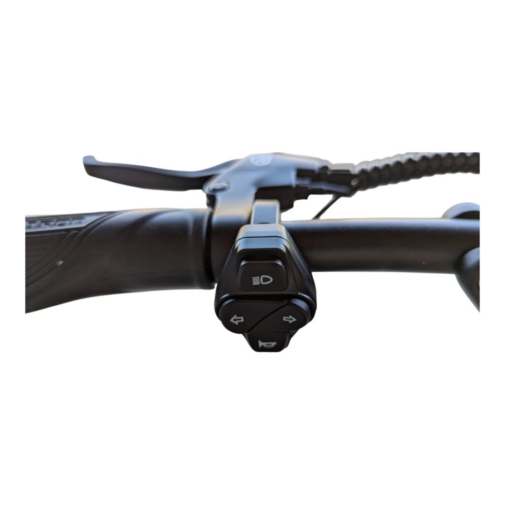 Commodo au guidon de la Rovoron R7 V2 : phare, clignotants et avertisseur sonore