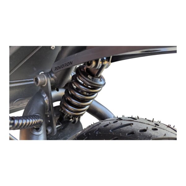 Suspension arrière à ressort réglable et pneu tubeless de la Rovoron R7 V2
