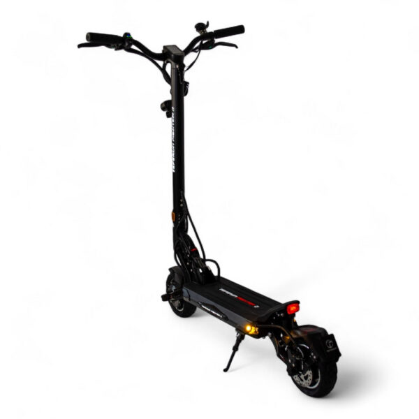 Teverun Fighter Mini Q — guidon, écran LCD et clignotants allumés Teverun Fighter Mini Q — guidon, écran LCD et clignotants allumés