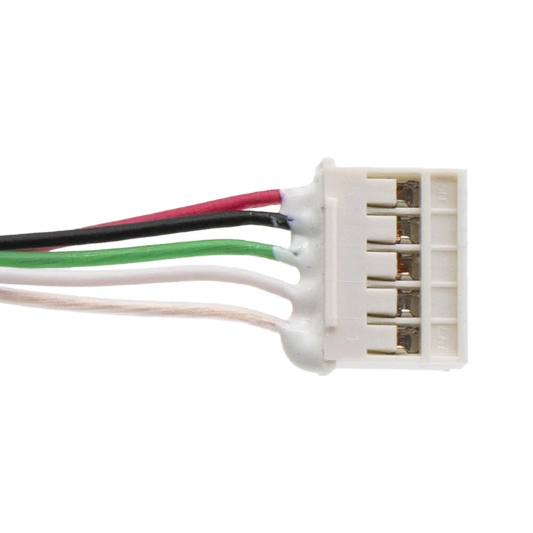 Faisceau d'accélérateur à cinq conducteurs se terminant sur un connecteur blanc à cinq voies
