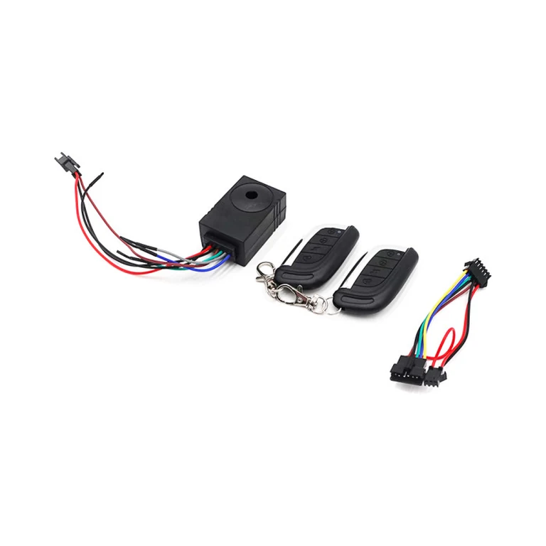 Alarme coupe-circuit pour trottinette avec ses deux télécommandes et son câble relais
