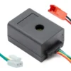 Boîtier de l'alarme vu de trois quarts, buzzer et connecteurs apparents Boîtier de l'alarme vu de trois quarts, buzzer et connecteurs apparents