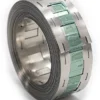 Rouleau de bande de nickel vu de trois quarts