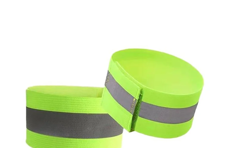 Deux bandes réfléchissantes élastiques jaune fluo à bande grise et fermeture velcro