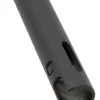 Detail de l'extremite du tube, fendue et percee d'une lumiere oblongue