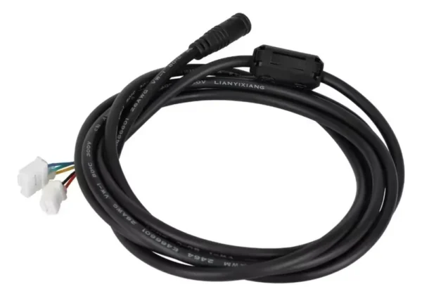 Ferrite montée sur le câble près du connecteur étanche Ferrite montée sur le câble près du connecteur étanche