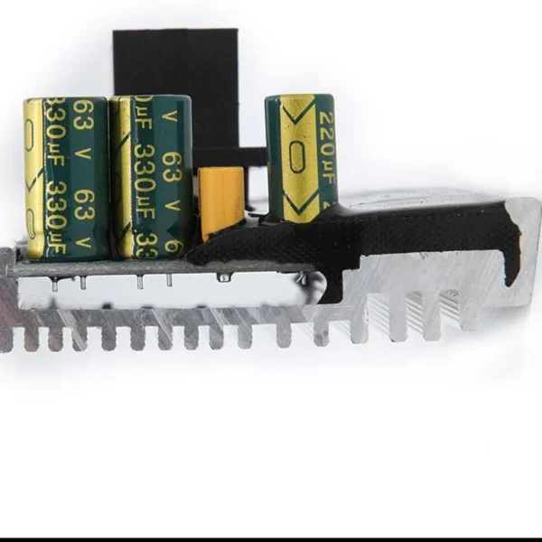 Contrôleur Ninebot D18E et F25E II de profil, condensateurs et dissipateur aluminium à ailettes Contrôleur Ninebot D18E et F25E II de profil, condensateurs et dissipateur aluminium à ailettes