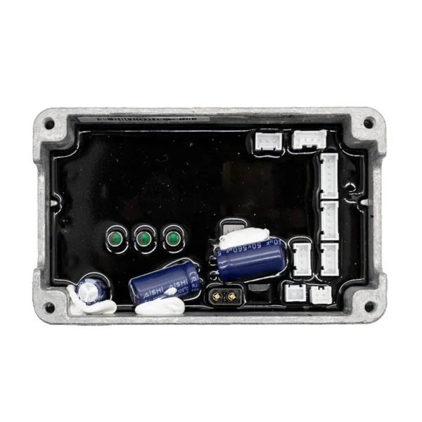 Contrôleur Ninebot E2 Plus ouvert : carte de puissance et condensateurs Contrôleur Ninebot E2 Plus ouvert : carte de puissance et condensateurs
