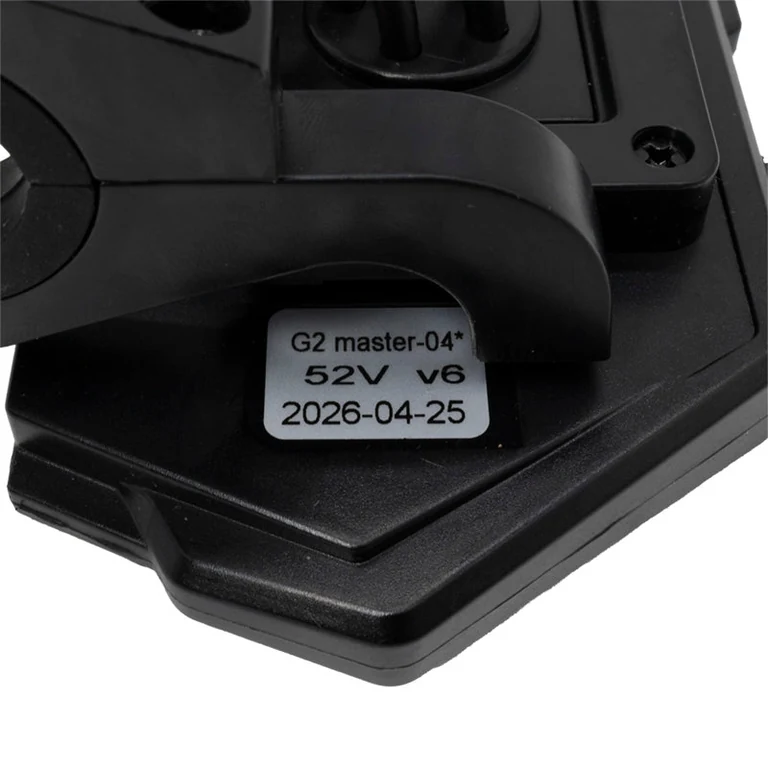 Étiquette au dos de l'écran Kukirin G2 Master : repère G2 master-04, 52 V, version v6