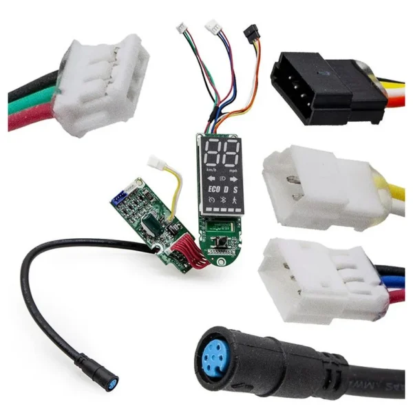 La carte d'affichage Ninebot F2 avec son faisceau et son connecteur rond étanche La carte d'affichage Ninebot F2 avec son faisceau et son connecteur rond étanche