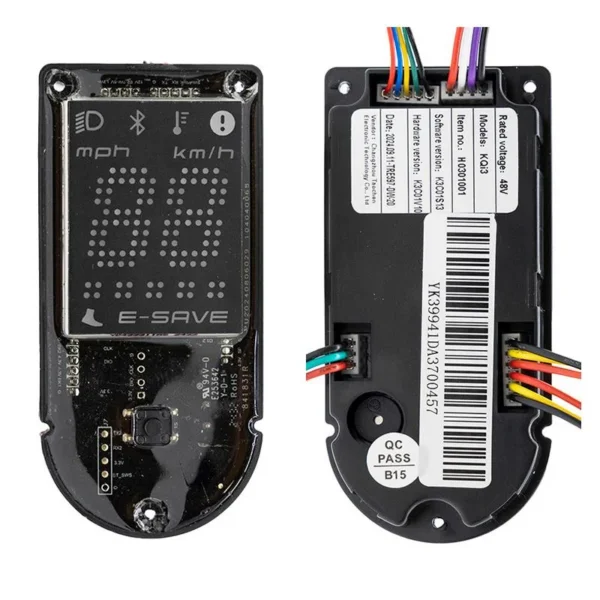 Écran NIU KQi3 vu de face et de dos, connecteurs d'origine