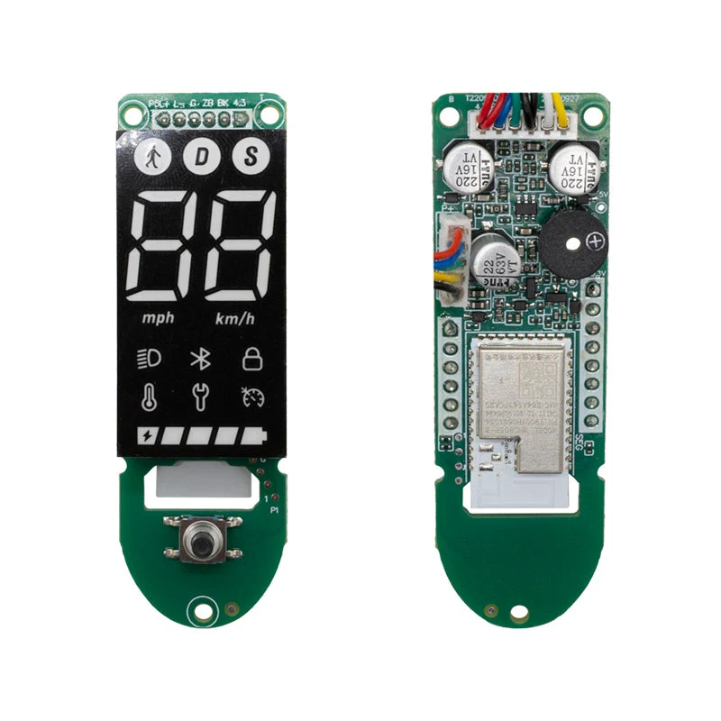 Recto et verso de la carte : afficheur d'un côté, module Bluetooth et buzzer de l'autre