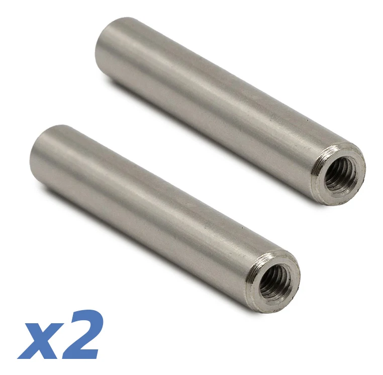 Deux entretoises cylindriques en acier avec la mention x2, taraudages visibles en bout