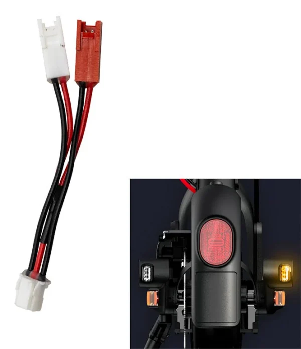 Clignotants arrière allumés sur une trottinette Xiaomi Mi4 Pro Clignotants arrière allumés sur une trottinette Xiaomi Mi4 Pro