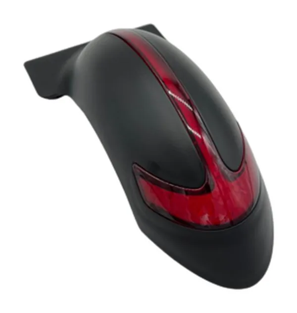 Garde-boue arrière à LED Dualtron Pop, coque noir mat et cabochon rouge vus de trois quarts Garde-boue arrière à LED Dualtron Pop, coque noir mat et cabochon rouge vus de trois quarts