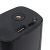 Dessus du gonfleur électrique : sortie d'air filetée, prise USB et prise USB-C Dessus du gonfleur électrique : sortie d'air filetée, prise USB et prise USB-C