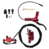 Zoom CR-3, vue rapprochée d'un étrier hydraulique rouge Zoom CR-3, vue rapprochée d'un étrier hydraulique rouge