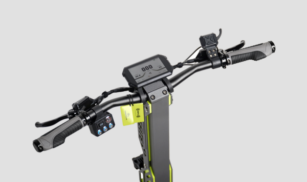 Langfeite GT2 RS — guidon, écran LCD central et commandes