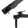 Détails du mât Kukirin G3 : articulation à vis moletée et embase de pliage avec son axe inférieur Détails du mât Kukirin G3 : articulation à vis moletée et embase de pliage avec son axe inférieur