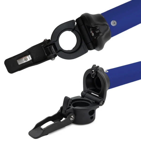 Détail de la charnière de pliage ouverte du mât bleu, collier de base et levier de verrouillage