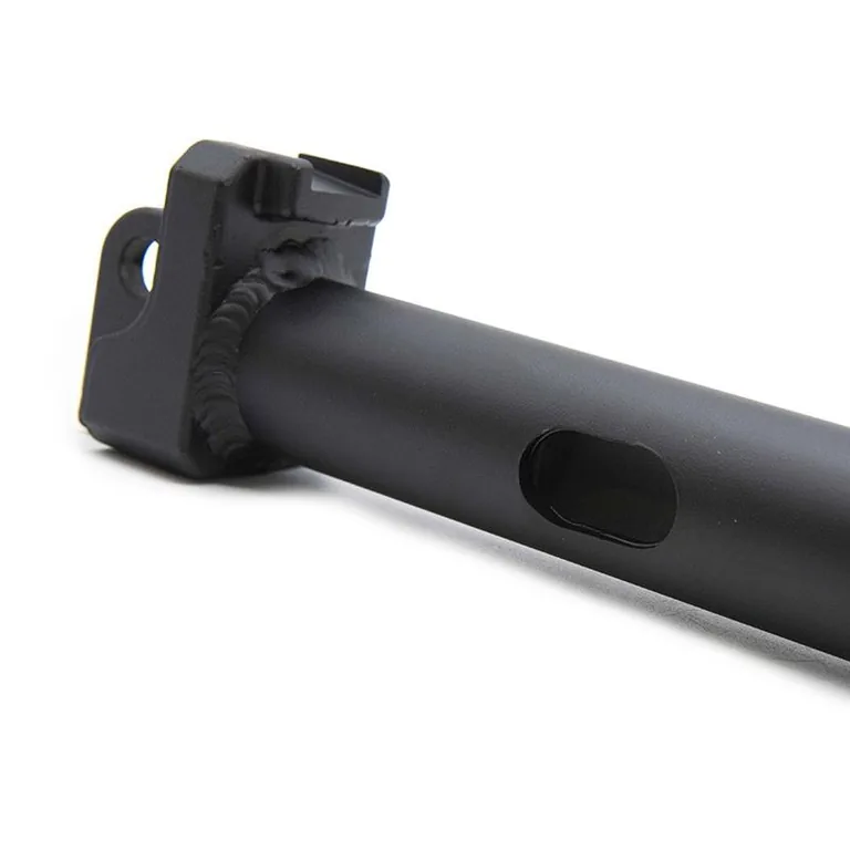 Mât Ecoxtrem Bison avec sa platine de charnière soudée et la lumière de passage des câbles