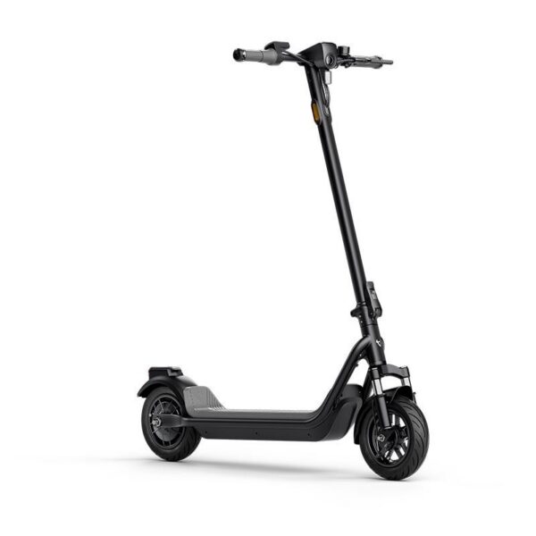 NIU KQi 100P — vue de trois quarts arrière, roue motrice NIU KQi 100P — vue de trois quarts arrière, roue motrice