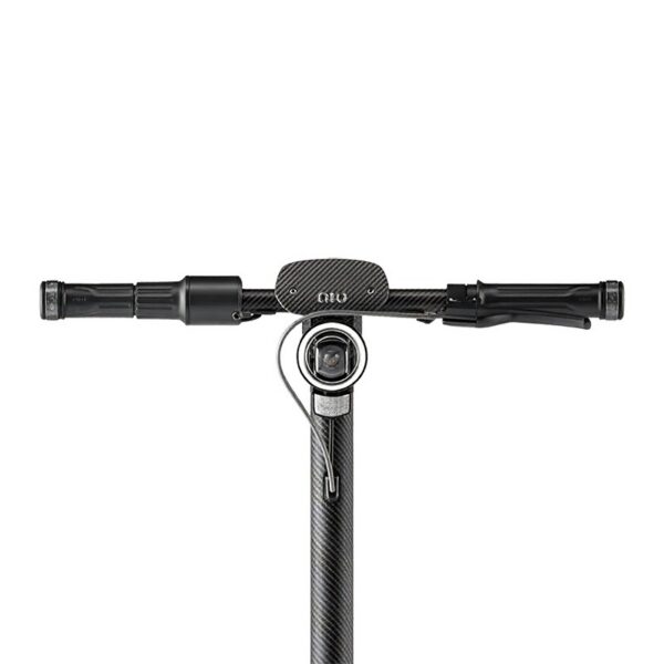 NIU KQi Air X — guidon en carbone et phare avant NIU KQi Air X — guidon en carbone et phare avant