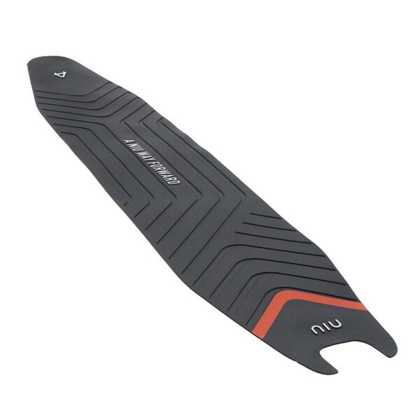 Tapis de plateau NIU KQi3 Max — nervures antidérapantes et liseré rouge Tapis de plateau NIU KQi3 Max — nervures antidérapantes et liseré rouge