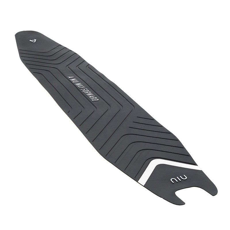 Tapis de plateau NIU KQi3 Pro — nervures antidérapantes et liseré blanc