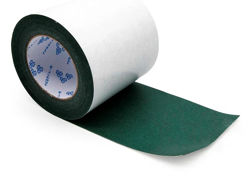 Papier isolant posé sur un pack de cellules lithium