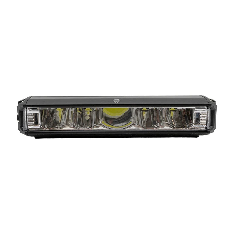 Face avant de la barre LED : optique centrale ronde et quatre fenêtres latérales