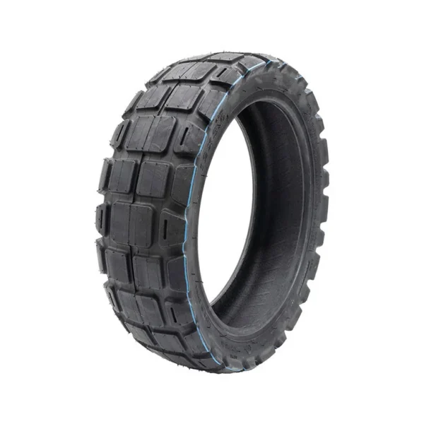 Pneu tubeless 12 × 3 tout-terrain vu de trois quarts Pneu tubeless 12 × 3 tout-terrain vu de trois quarts