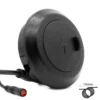 Port de charge Hikerboy Foxtrot Plus et son câble de 150 mm à connecteur rouge Port de charge Hikerboy Foxtrot Plus et son câble de 150 mm à connecteur rouge