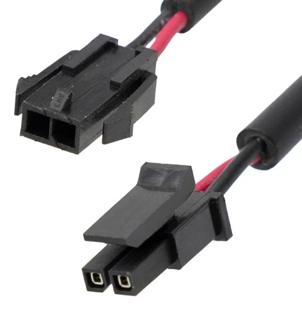 Gros plan sur le connecteur de la rallonge côté batterie