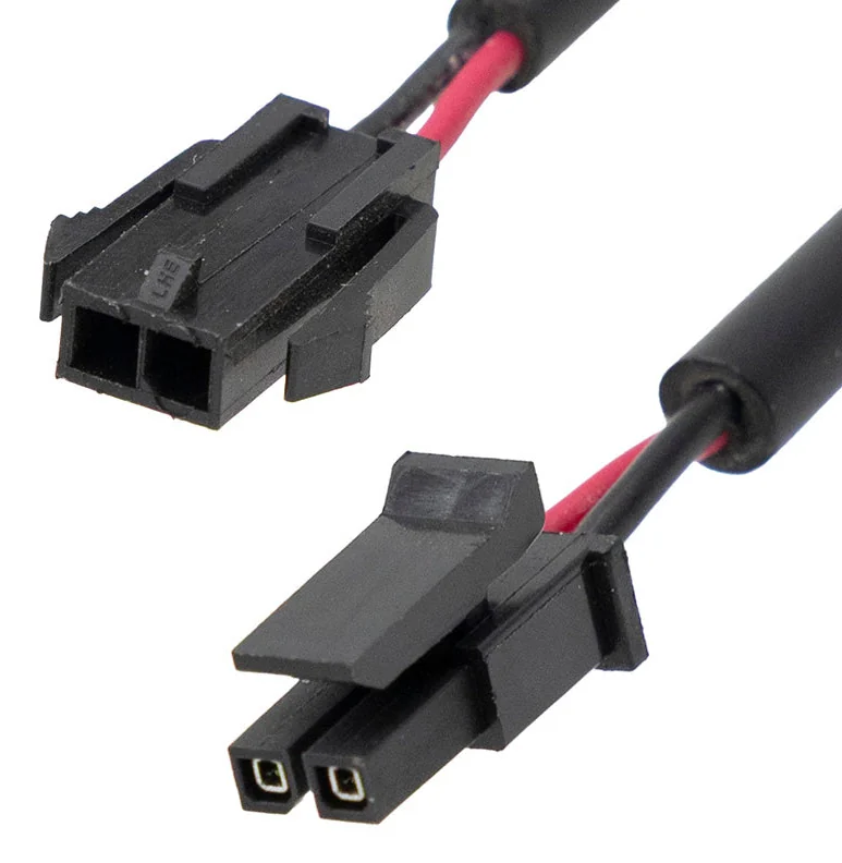Gros plan sur le connecteur de la rallonge côté batterie