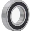 Roulement à billes 6904RS vu de trois quarts, flasque d'étanchéité noire et bague extérieure en acier clair Roulement à billes 6904RS vu de trois quarts, flasque d'étanchéité noire et bague extérieure en acier clair