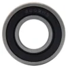Roulement à billes vu de face, joint souple noir marqué 6002RS en creux et alésage central ouvert Roulement à billes vu de face, joint souple noir marqué 6002RS en creux et alésage central ouvert