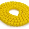Détail de la spirale jaune, bande plastique enroulée