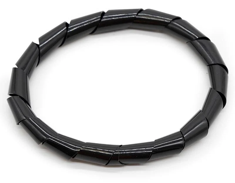 Spirale noire montée sur le faisceau d'une trottinette