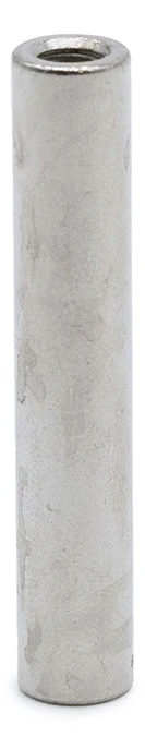 Entretoise cylindrique en acier debout, taraudage visible à l'extrémité supérieure Entretoise cylindrique en acier debout, taraudage visible à l'extrémité supérieure